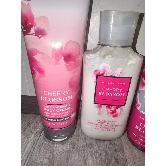 Bath&Body Works Cherry Blossom Hydration Body Cream Fragrance Mist Lotion Set - Picture 2 of 5